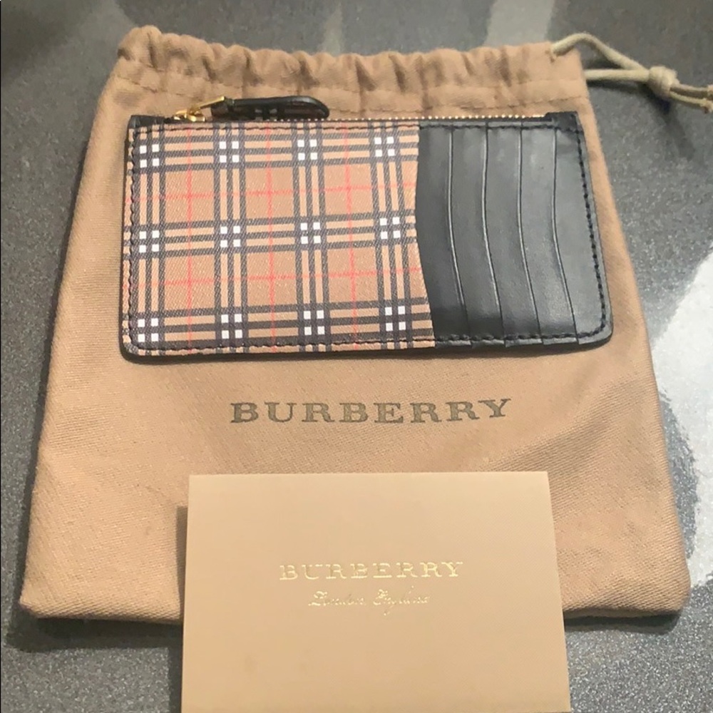 Burberry Women's Somerset Leather Card Case